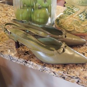 Talbots pointy toed heels Size 8